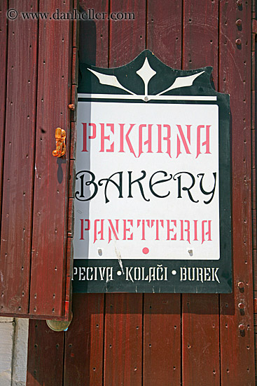 pekarna-bakery-sign.jpg
