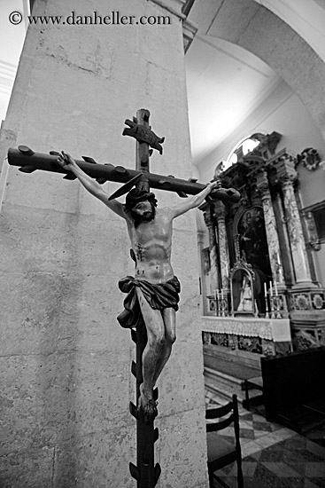 jesus-on-cross-bw.jpg