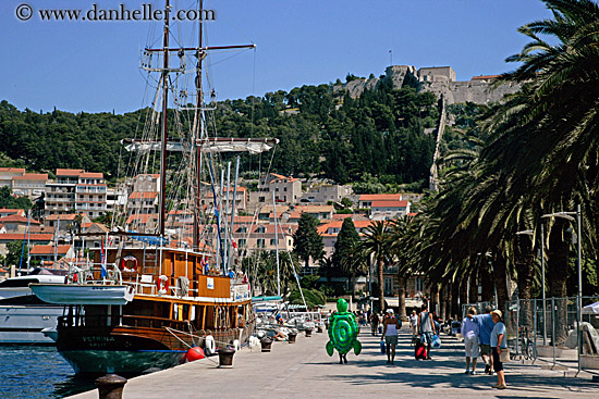 sailboat-n-promenade-2.jpg