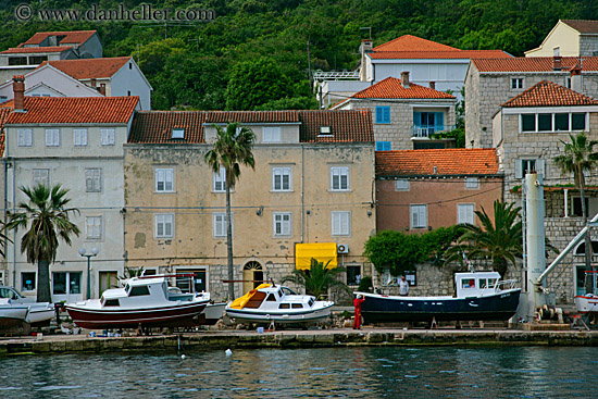 boats-on-shore-3.jpg