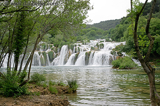 krka-waterfalls-01.jpg