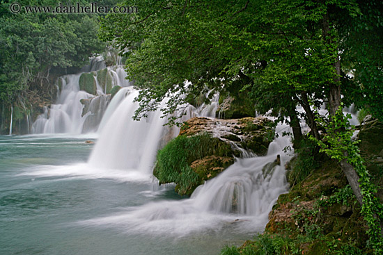 krka-waterfalls-05.jpg