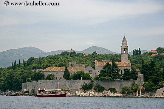 boat-n-church-3.jpg