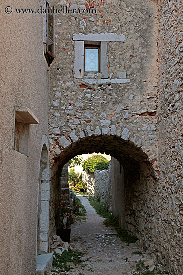 road-under-arch.jpg