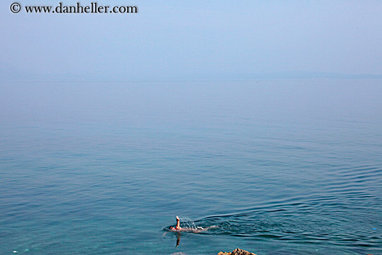 swimmer-in-open-water.jpg