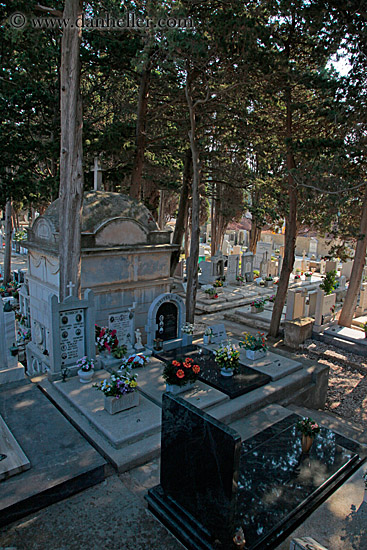 cemetary-01.jpg