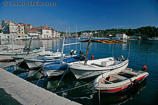 boats-tied-to-wall-1.jpg