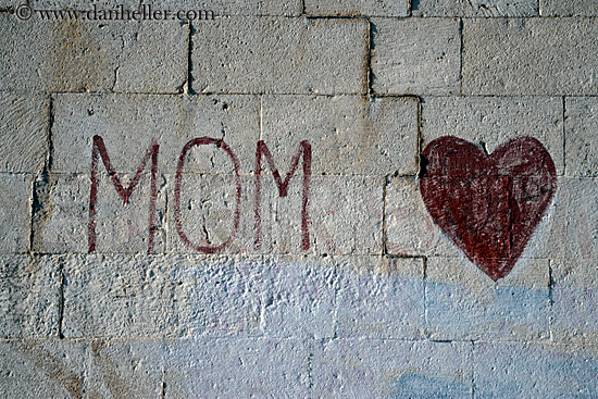 mom-graffiti.jpg