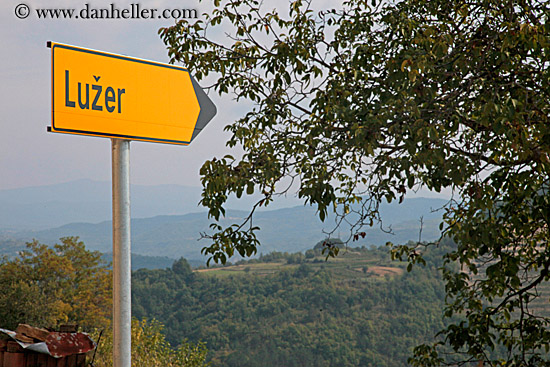 luzer-sign.jpg