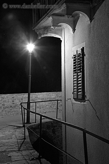 nitr-lamp_post-3-bw.jpg