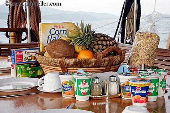 breakfast-table-1.jpg