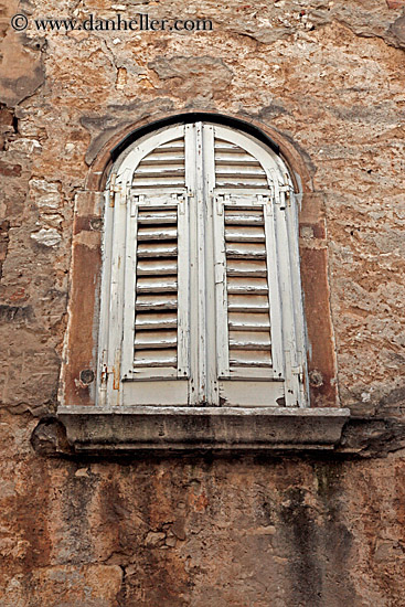 arched-window-shutters.jpg