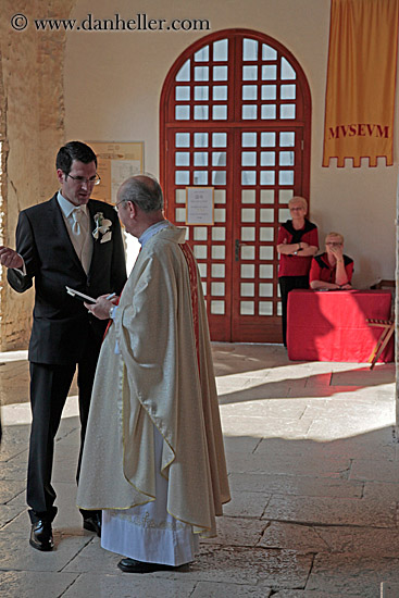 groom-n-priest.jpg