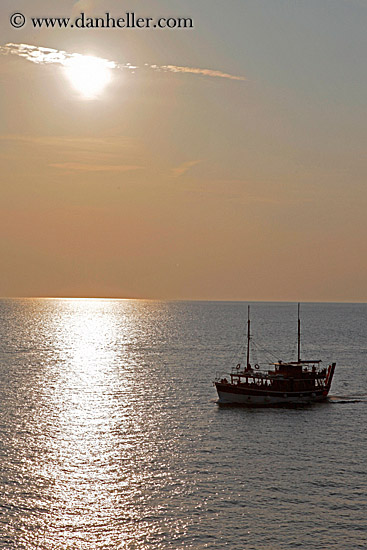 boat-n-afternoon-sun.jpg