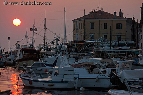rovinj-sunset-n-harbor-3.jpg