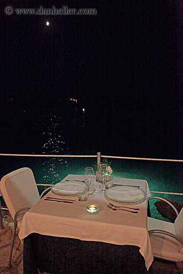 table-setting-by-water-at-nite.jpg