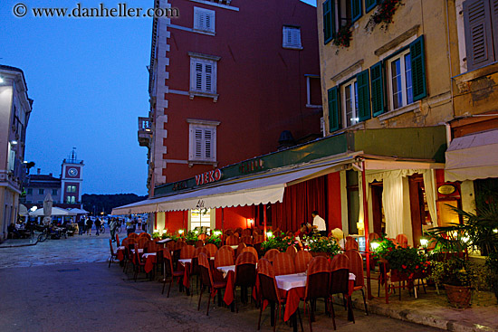 restaurant-on-square.jpg