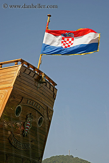 karaka-ship-n-croatian-flag.jpg