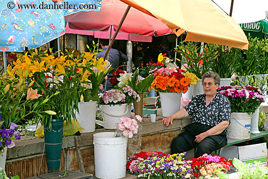 flower-vendor-woman-2.jpg
