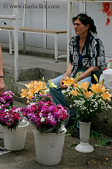 flower-vendor-woman-3.jpg