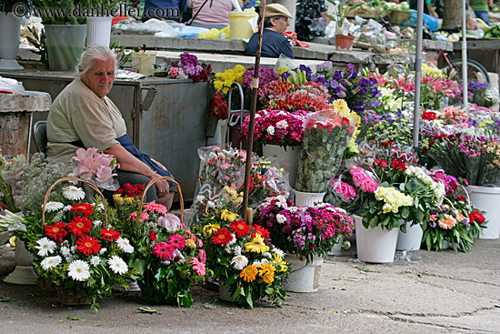 flower-vendor-woman-4.jpg