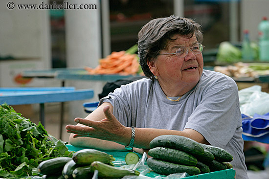 vegetable-vendor-woman-10.jpg