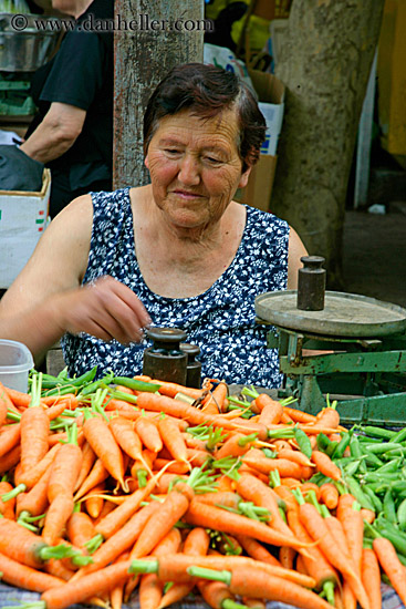 vegetable-vendor-woman-2.jpg
