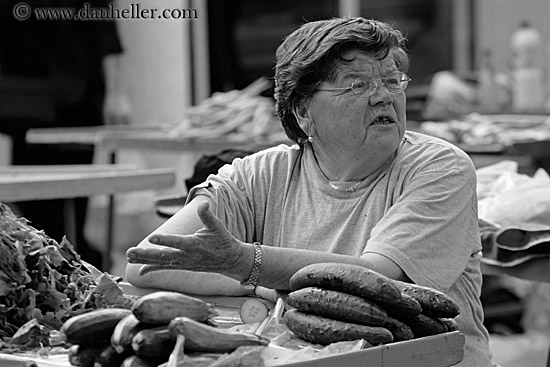 vegetable-vendor-woman-9.jpg