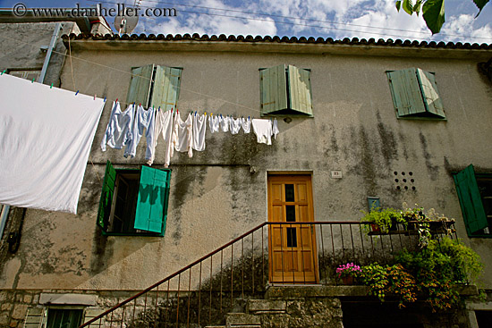 hanging-laundry-3.jpg