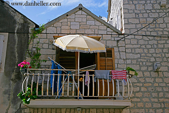 balcony-n-umbrella-display.jpg