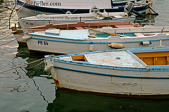 boats-in-harbor-01.jpg