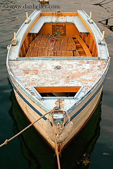 boats-in-harbor-03.jpg