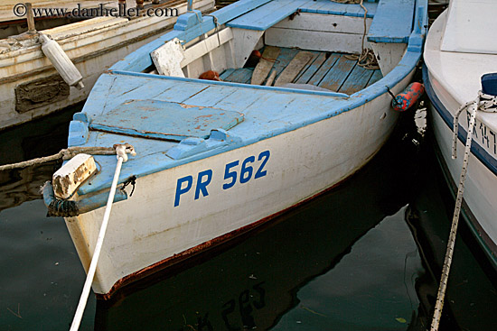 boats-in-harbor-07.jpg