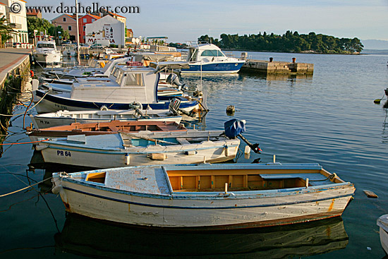 boats-in-harbor-10.jpg