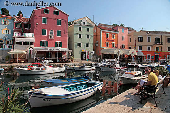 veli_losinj-harbor-n-bldgs-3.jpg