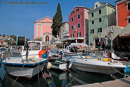 veli_losinj-harbor-n-bldgs-4.jpg