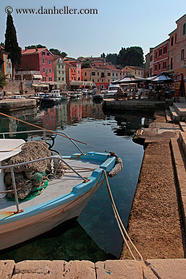 veli_losinj-harbor-n-bldgs-5.jpg