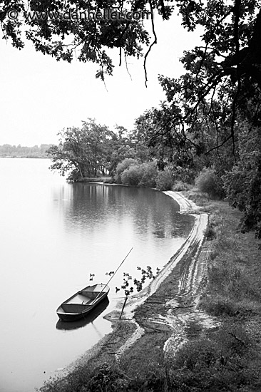 boat-birds-bay-bw.jpg