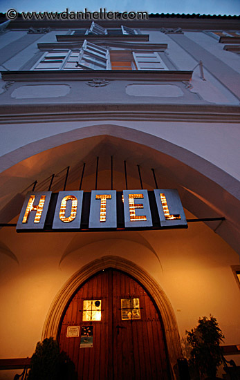 hotel-1.jpg