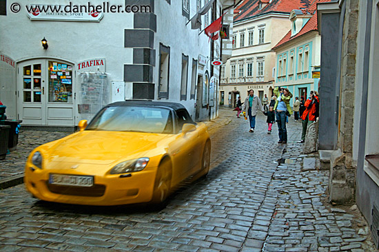 speeding-porsch.jpg