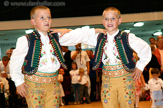 boy-dancers-3.jpg