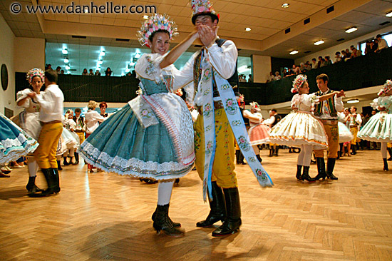 dancers-3.jpg