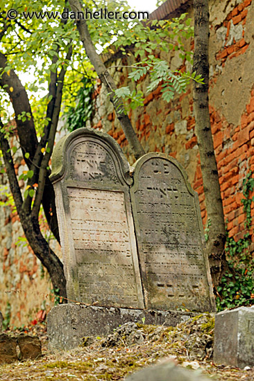 jewish-graves-1.jpg