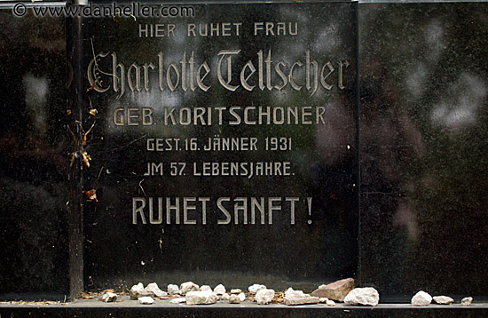 jewish-graves-11.jpg