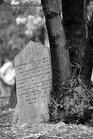 jewish-graves-13-bw.jpg