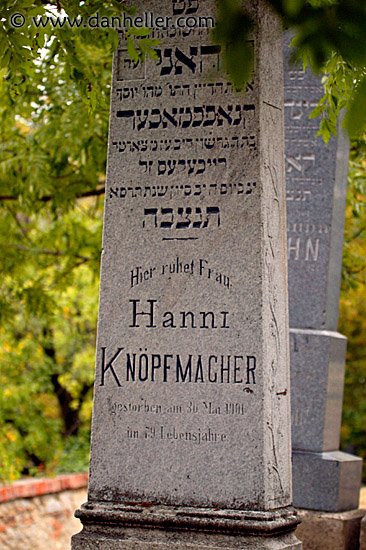 jewish-graves-17.jpg