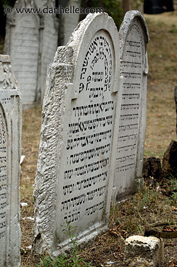 jewish-graves-18.jpg