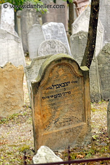 jewish-graves-7.jpg