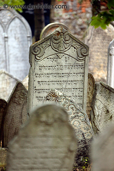 jewish-graves-9.jpg