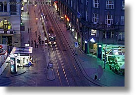 images/Europe/CzechRepublic/Prague/Streets/Nite/nite-bus-2.jpg